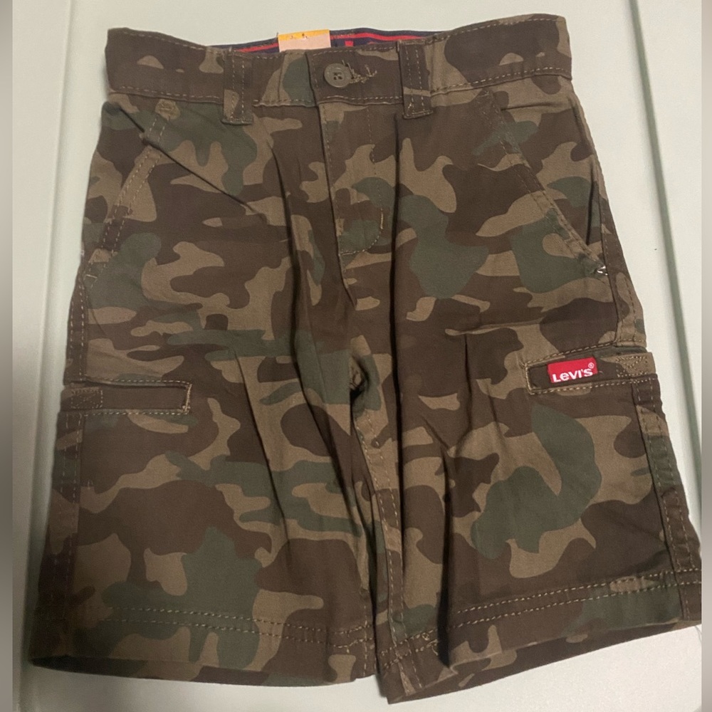 Boys Levi cargo shorts NWT